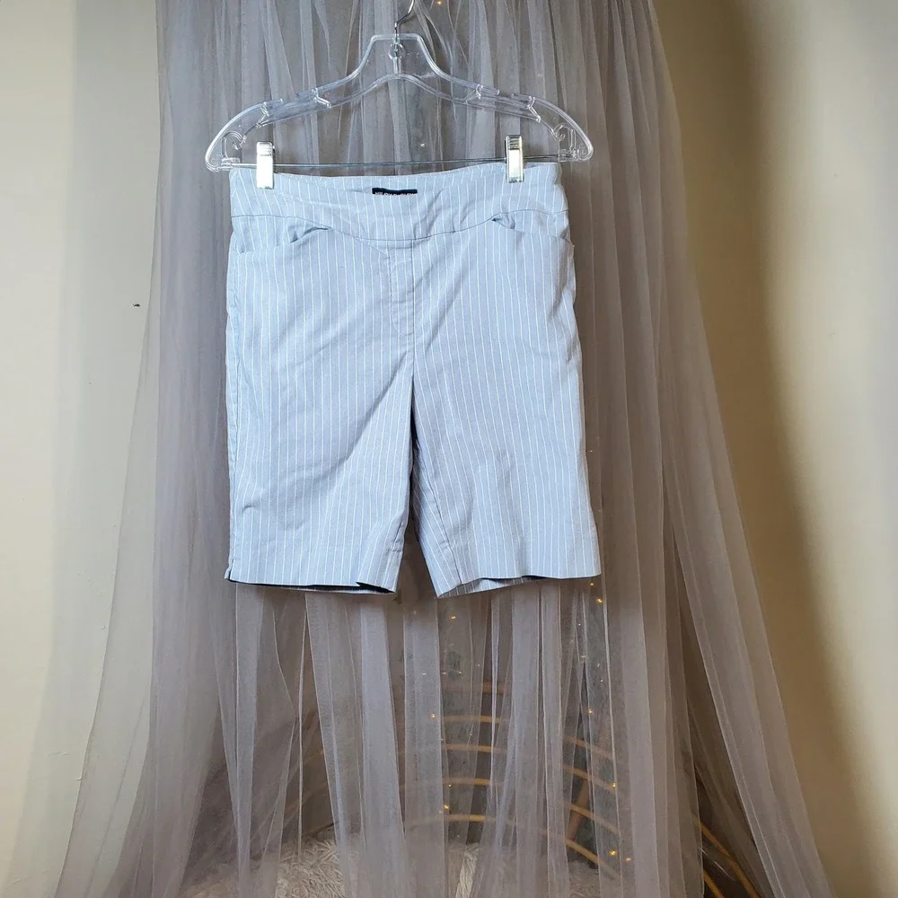Modern Preppy Bermuda Chino‎ Shorts Twee Pastel Stripe Coastal Vacation Size M